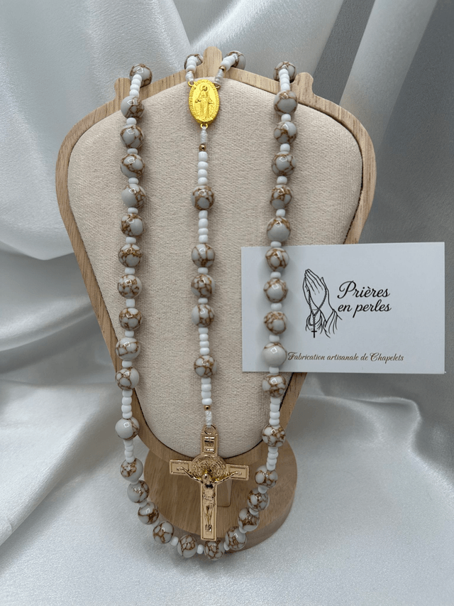 Chapelet artisanal  – Croix dorée & perles marbrées 10mm