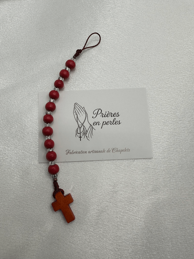 Accessoire de téléphone en bois de teck rouge – Perles naturelles & croix en bois