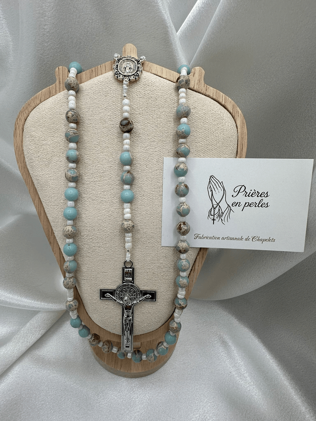 Chapelet bleu ciel et marbré – Perles 8mm & Croix argentée 